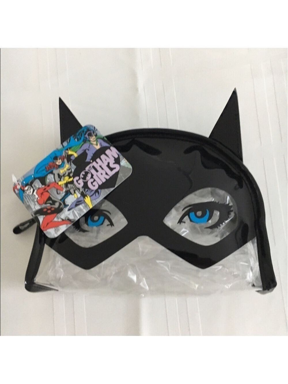𝅺LONDON Soho's BATGIRL zippered makeup bag. - Picture 4 of 6